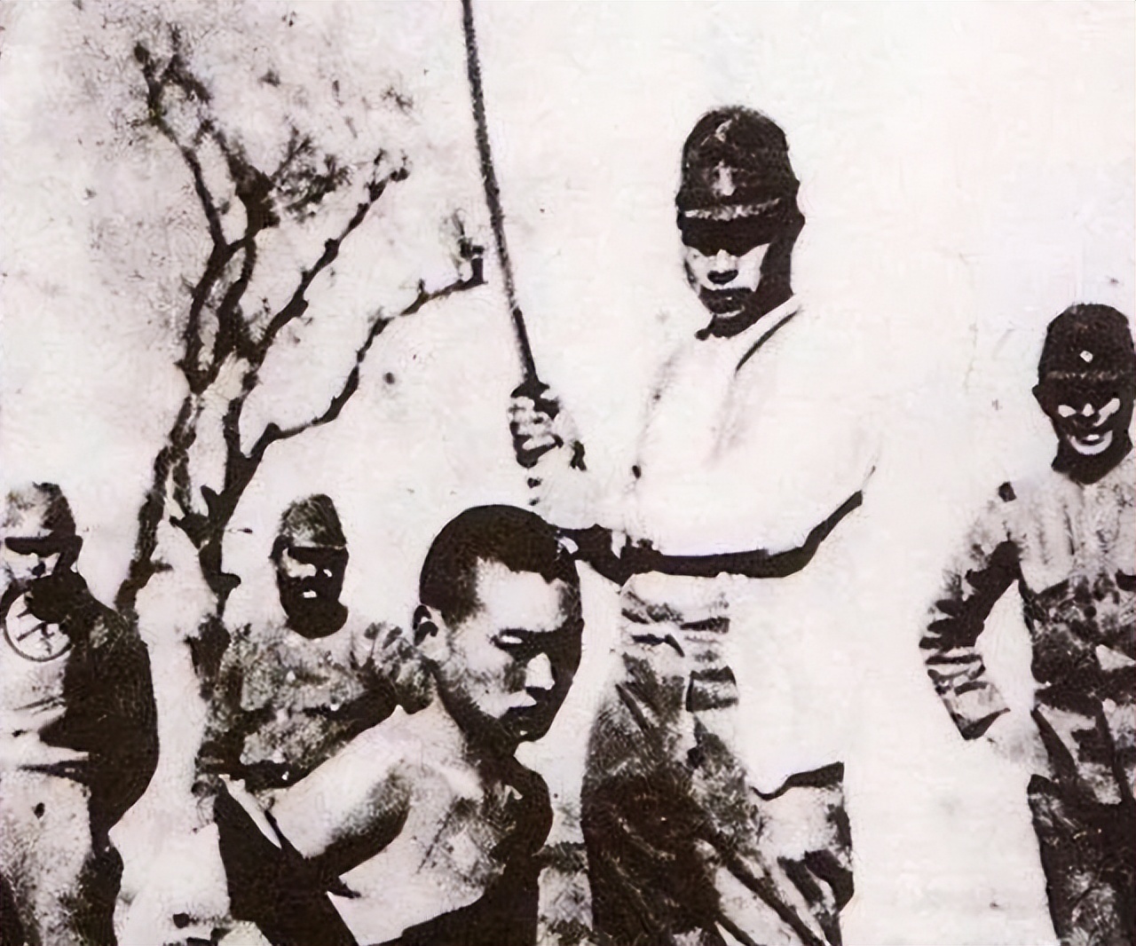 供奉日本战犯的“吴啊萍”，是如何一步步走向深渊的？