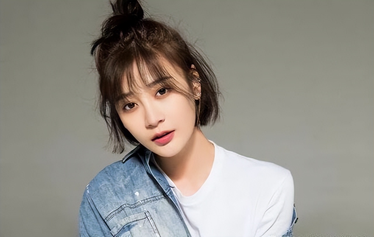 演员唐菀:30岁嫁曹云金,31岁离婚独自带娃,如今过得怎么样