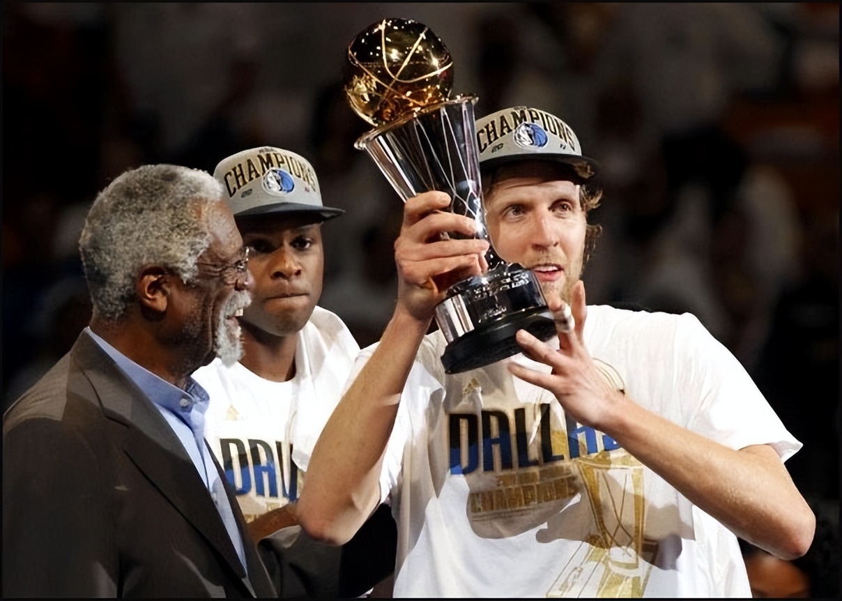 nba为什么都是拉塞尔颁奖（拉塞尔给6人颁发11个FMVP奖杯，都是谁？库里遗憾）