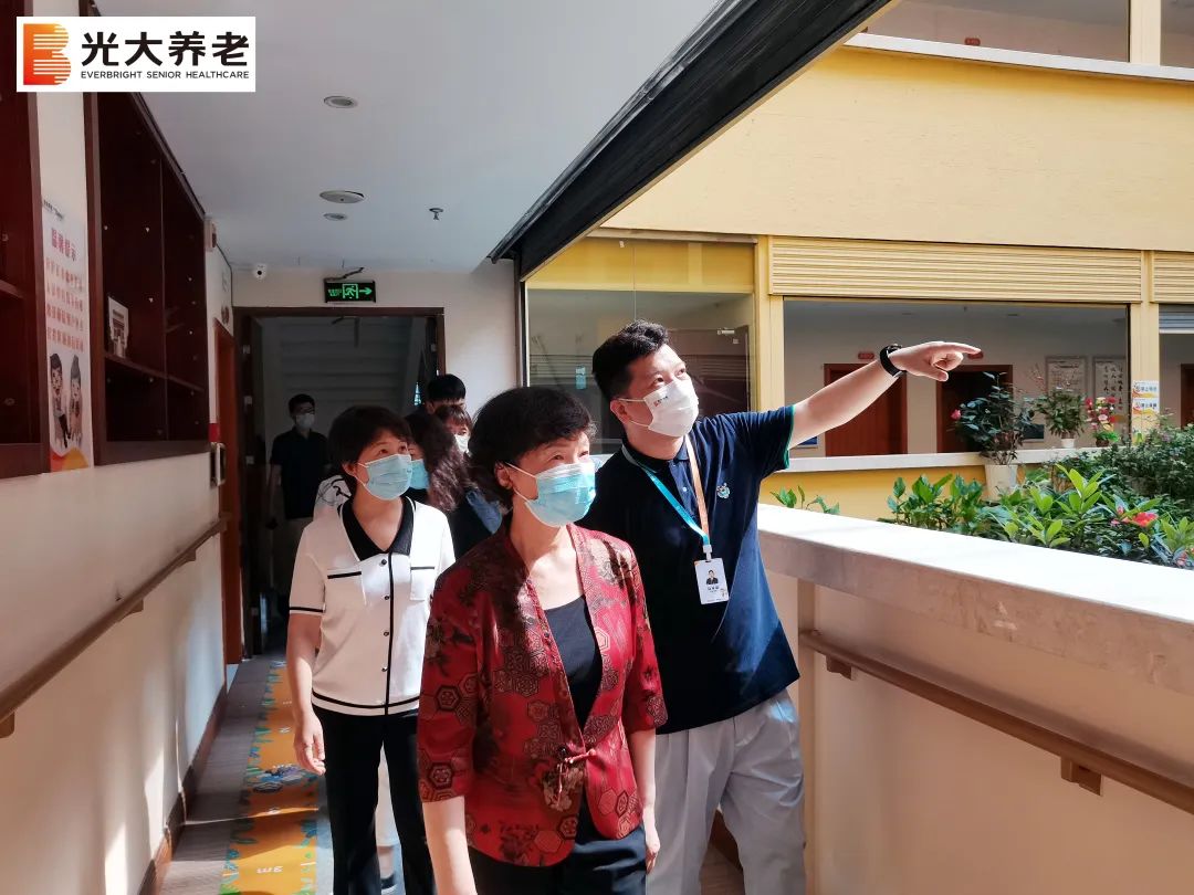 渝北区政协主席邓孝明等一行莅临伟德国际1946bv官网渝北养老院走访