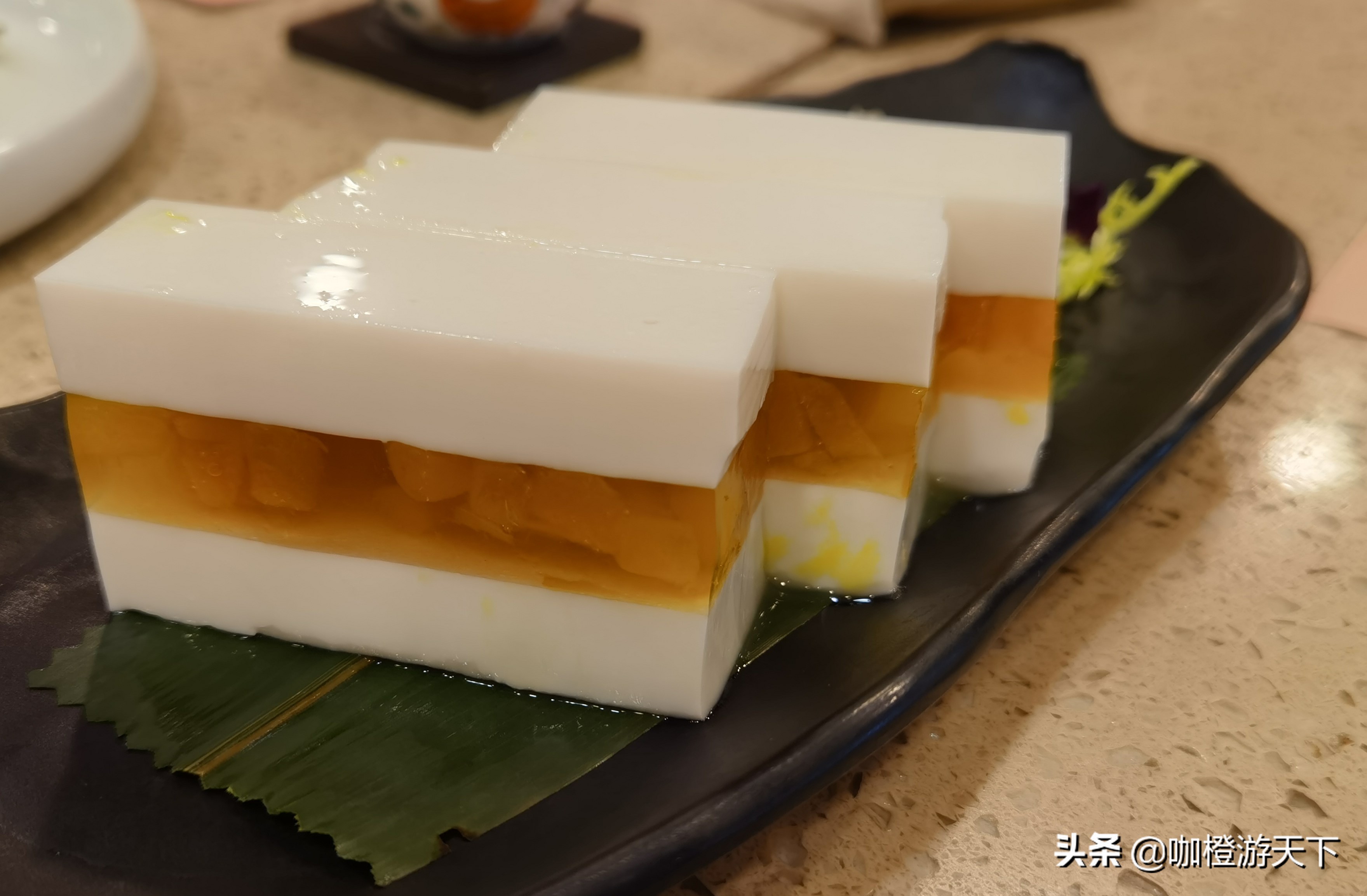 61 芒果夹心椰汁糕