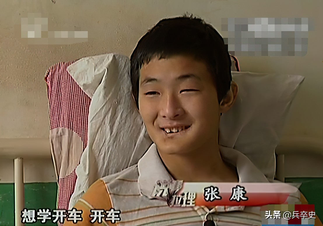 真实故事：山东17岁男孩无痛感汗腺，自我伤害博痛觉，父母泪崩