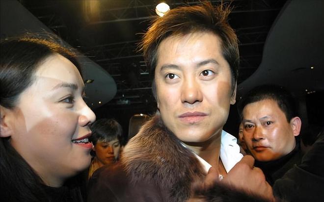 他8次上春晚,作死锒铛入狱,今54岁想复出,唱一首歌狂捞150万?