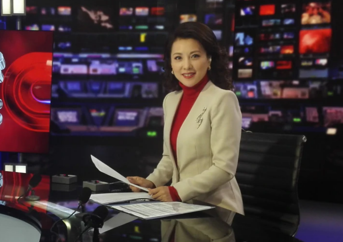 梦桐：曾因没钱买服装遭嘲讽，在央视工作25年，如今46岁活成这样