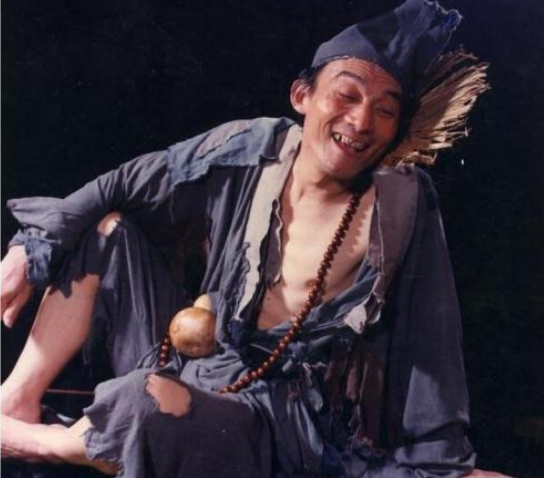 济公在哪出家(济公游本昌的传奇人生:52岁当主角,晚年出家,卖房,赔光