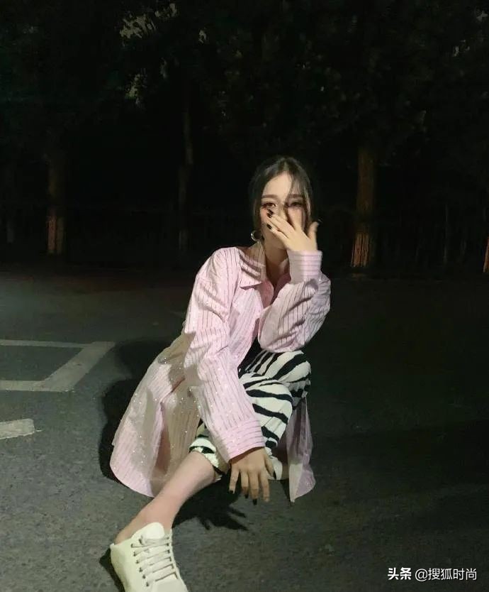 杨幂周也、鞠婧祎宋祖儿、唐艺昕关晓彤，同款裙装演绎不同味道