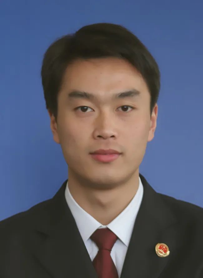 争分夺秒 使命必达！与时间赛跑的核酸样本转运员