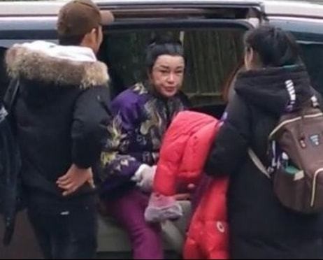 哪有什么“不老女神”，离开百万修图师，这些女明星的脸全露馅了