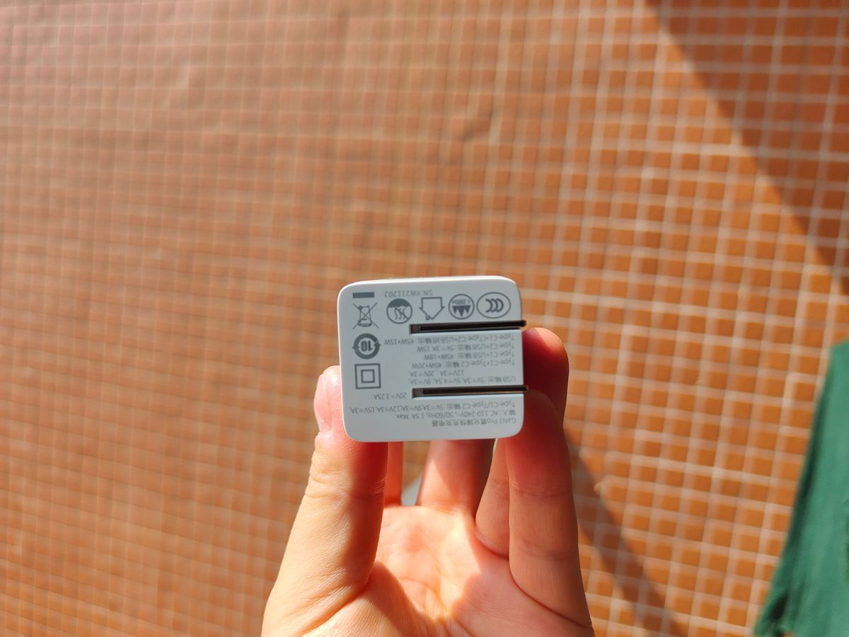 一个抵三个，倍思GaN3 Pro 65W氮化镓充电器，有点炫