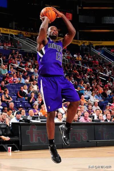 09年nba选秀（库里是09届选秀第7顺位！他前面是哪六位大神，取得了怎样的成就）