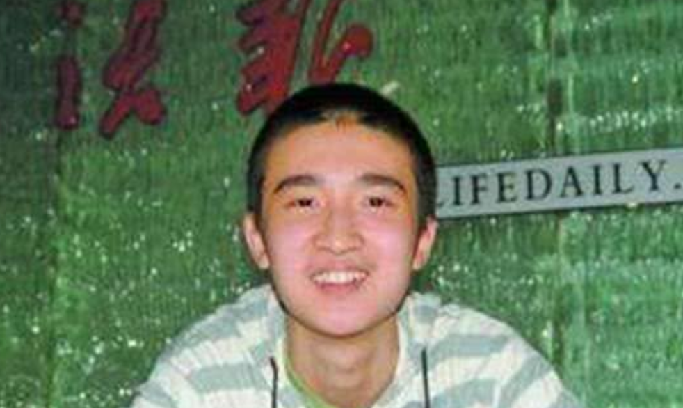 2009年王百洋获九省状元，被北大录取，立誓报效祖国，他做到了吗