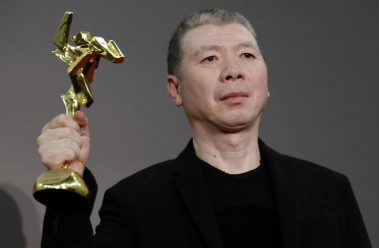 23年后再看冯小刚与徐帆的婚姻，才明白她的隐忍是最好的选择