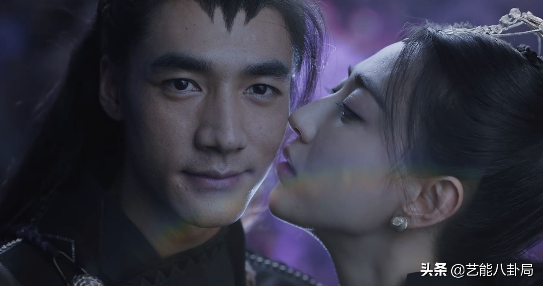 热巴新剧!光脚秀、假腹肌、转圈吻、亲变形,现在的古偶怎么了