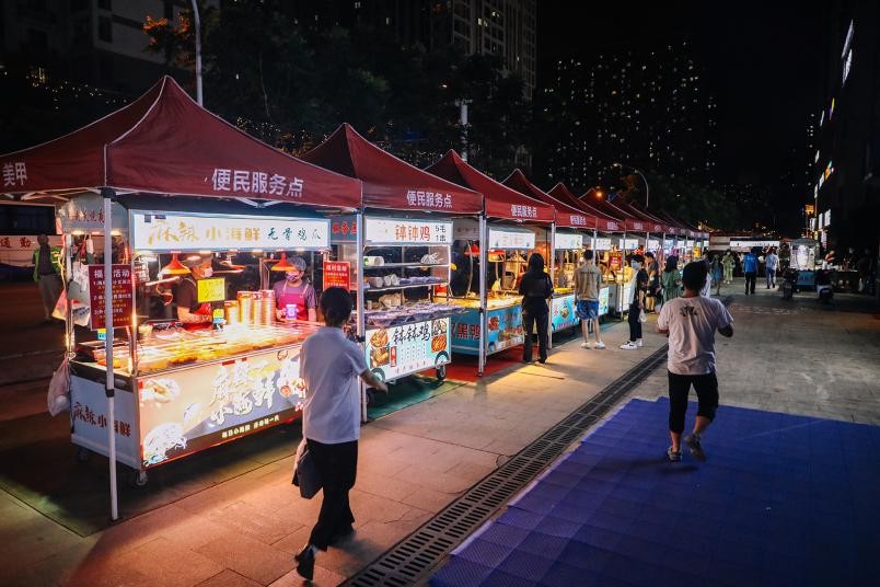 酒醇菜香，夏季夜宵正當(dāng)時(shí)，光谷城管人護(hù)航“夜經(jīng)濟(jì)”發(fā)展惠民生
