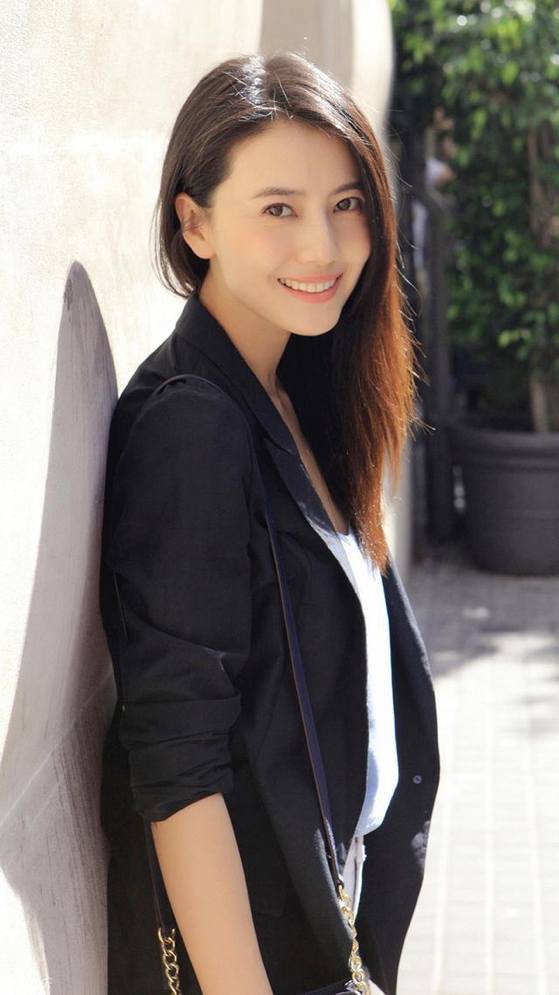 不愧是当年的国民女神高圆圆啊