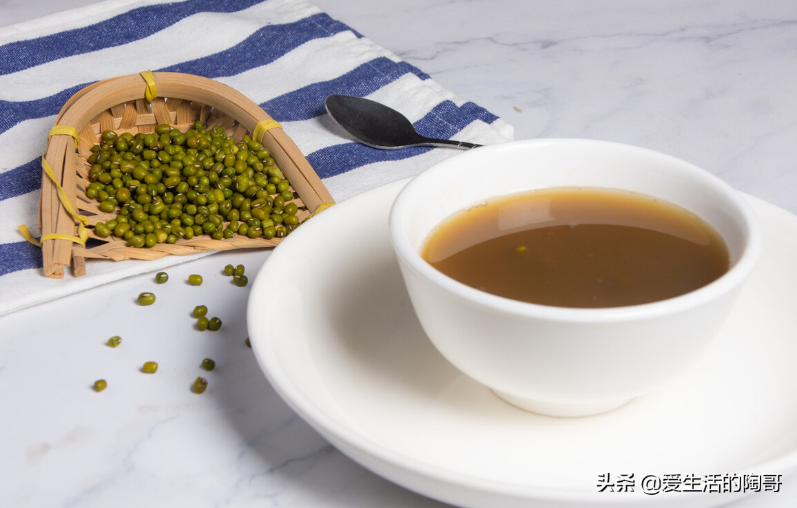 喝醉酒后，用蜂蜜水解酒还是牛奶？老酒鬼透露真相，看完涨知识了