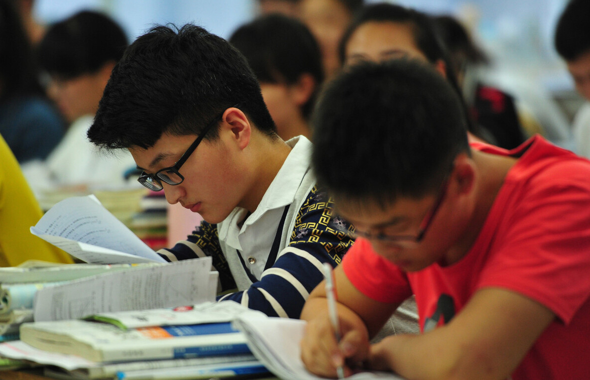 2022高考迎新规，4类学生可能无缘高考，复读生会受到影响吗？