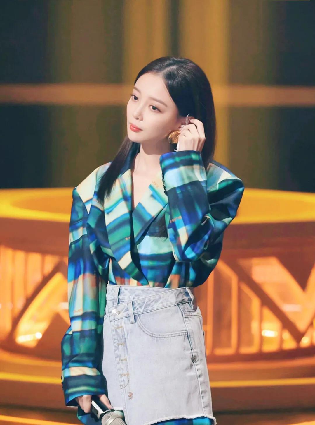 汪小敏又美又飒，关键歌唱的还很好