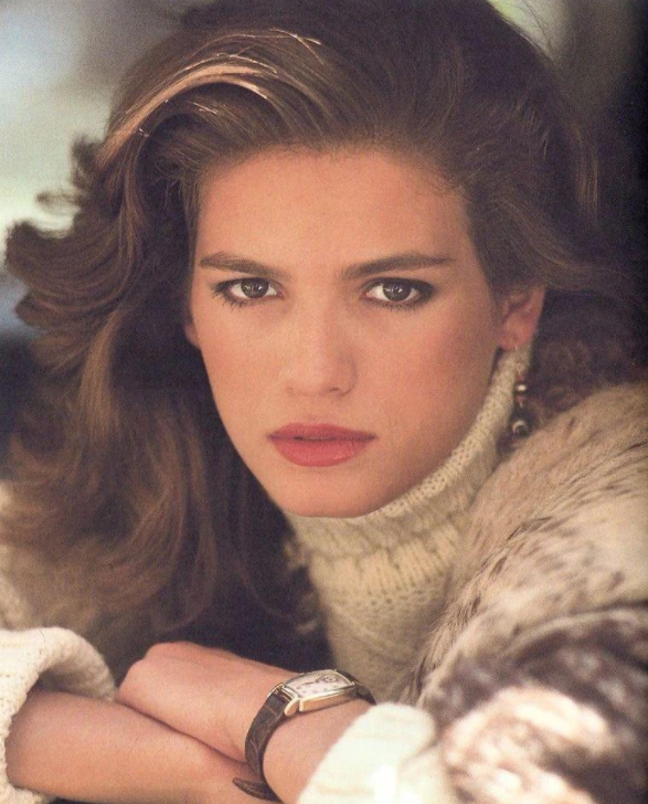 因为,辛迪·克劳馥的五官神韵很像吉雅·卡兰芝.