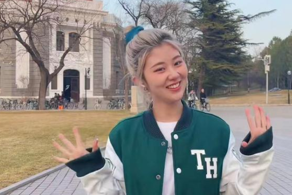 上海交通大学博士被处分，只因撸了流浪猫，校方表示是为学生好