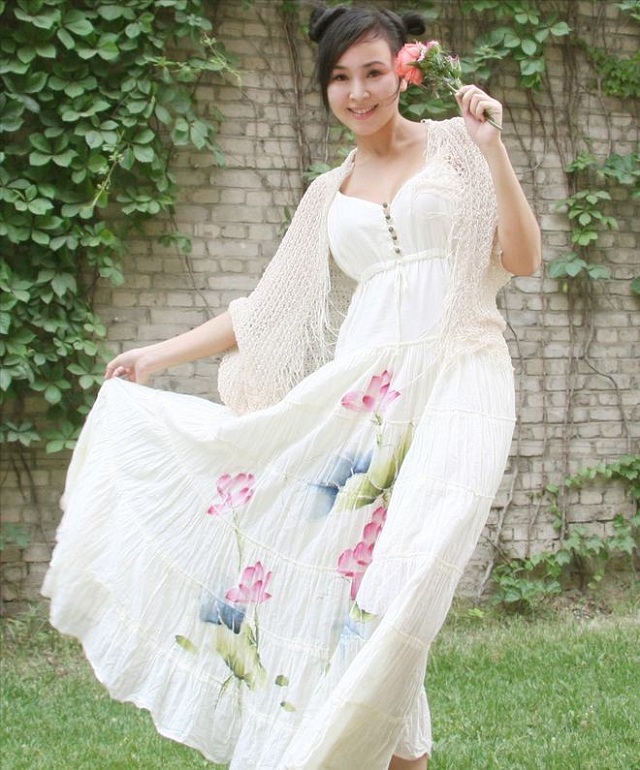 诗人屈原笔下《楚辞·九歌》中的山鬼形象是"身披石兰,腰束杜衡"的