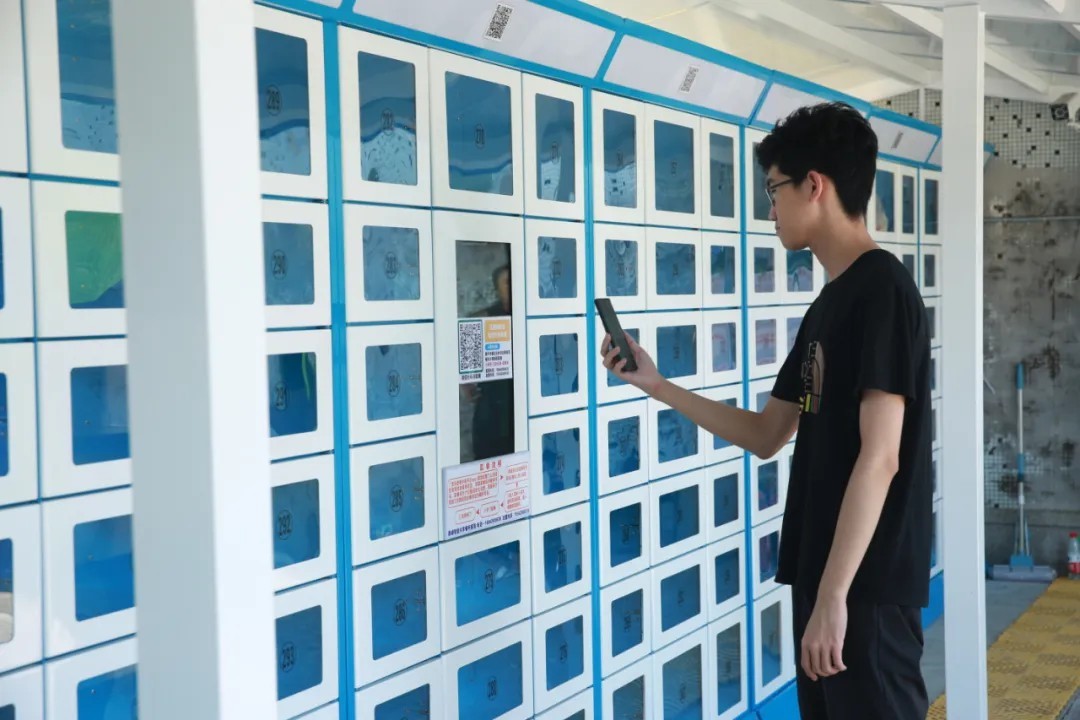 超“壕”！东北一高校7天建起一座桥，在宿舍修“两室一厅”，全国首家！