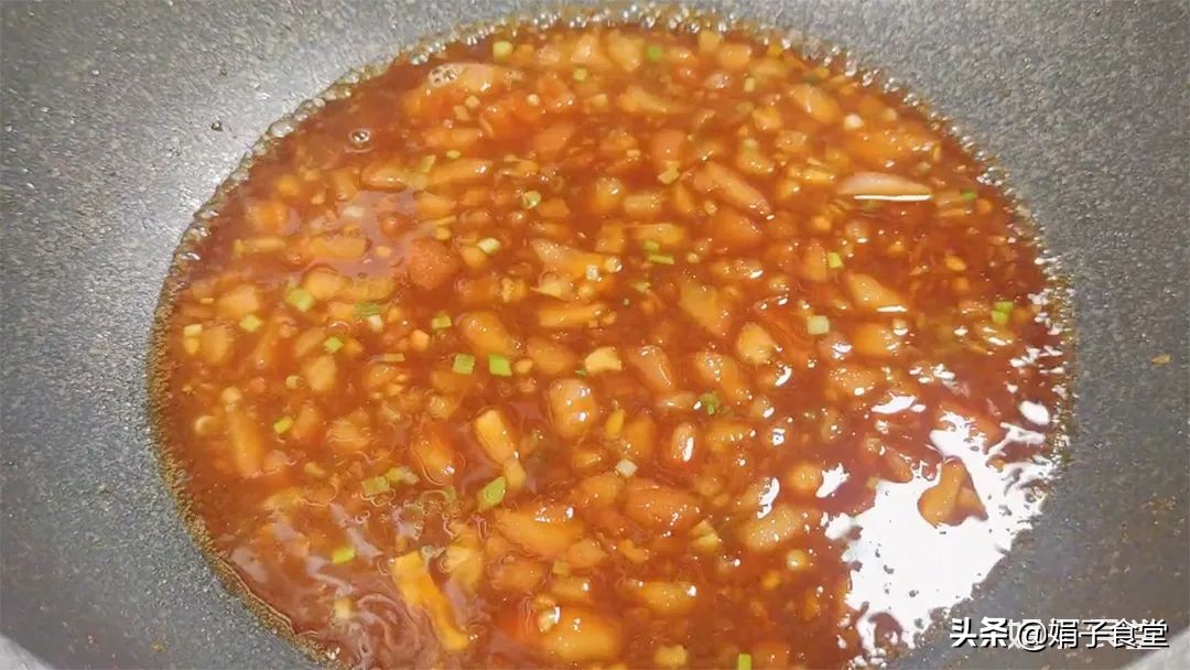 土豆鸡蛋饼制作方法（土豆鸡蛋饼这样做鲜香入味）