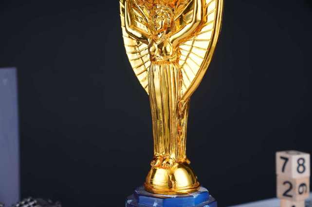 大力神杯的前身是什么(卡塔尔世界杯——大力神奖杯的由来 雷米特杯被谁拿走