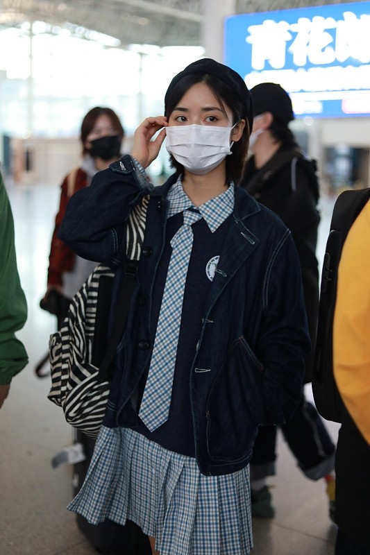 沈月的日常穿搭超可爱，学院风的穿搭就是美，都不像成年人了