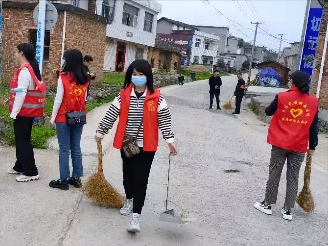 黄石兴国镇的环境革命：门前无纸屑、沟渠无死水、花木处处鲜