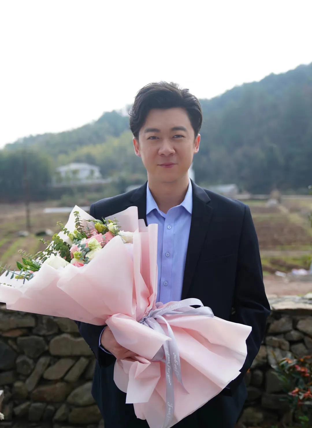 演员曹征:娶宋茶茶为妻,结婚16年儿女双全