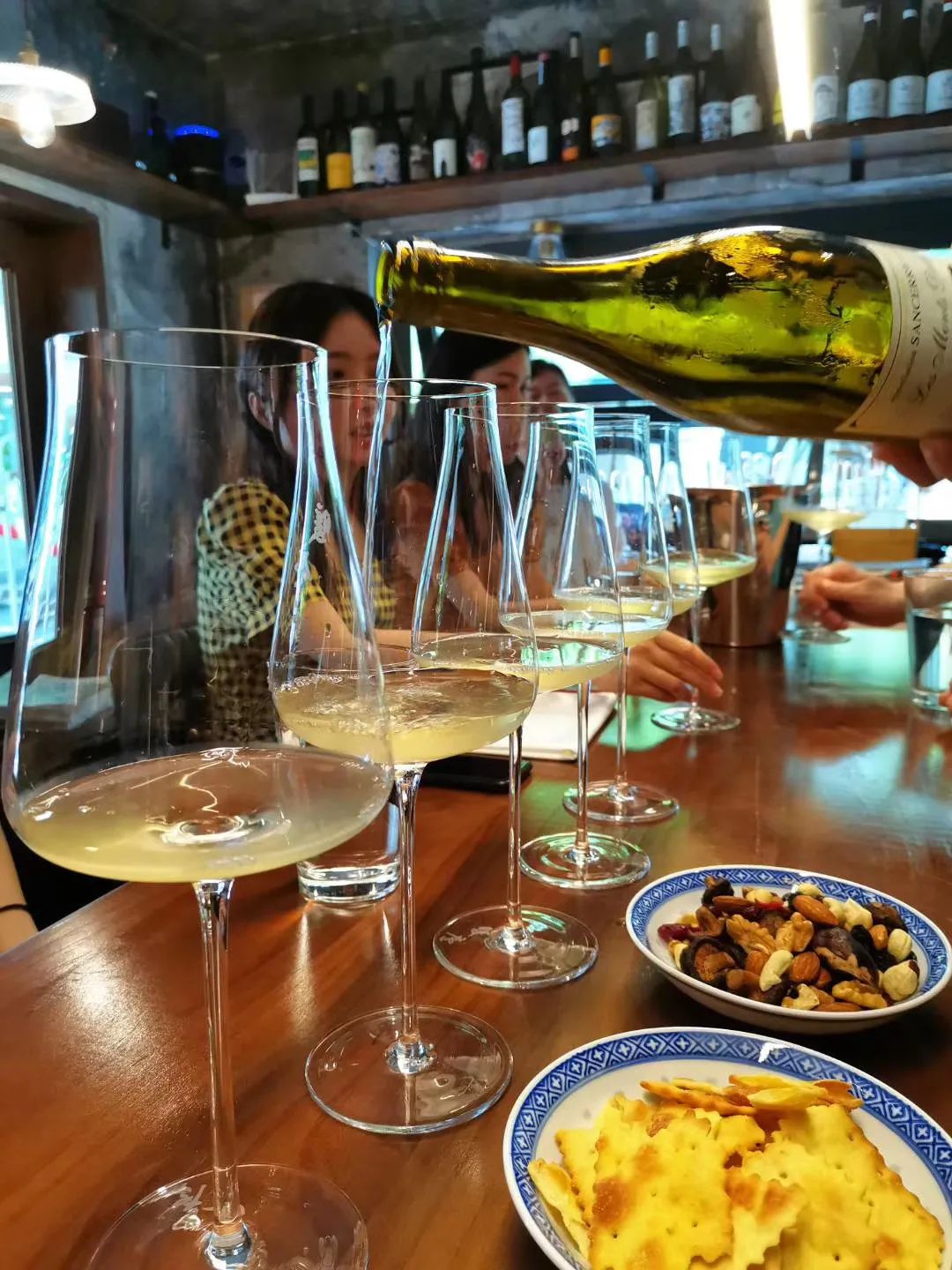 小酒桌|廣州這幾間自然酒wine bar,就是今晚下班不回家的理由