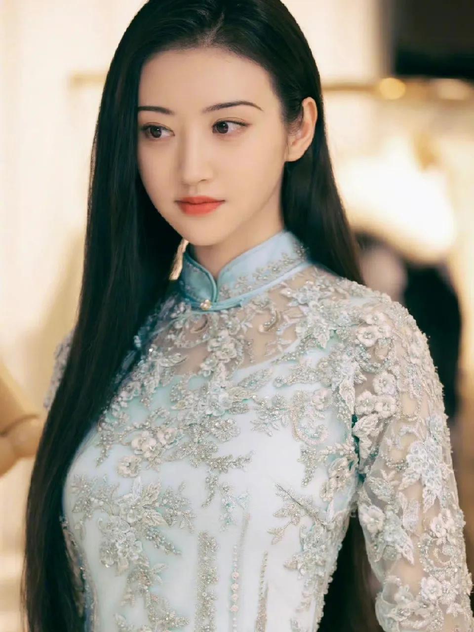 盘点各大女明星穿旗袍的样子？谁是你心中的旗袍天花板？