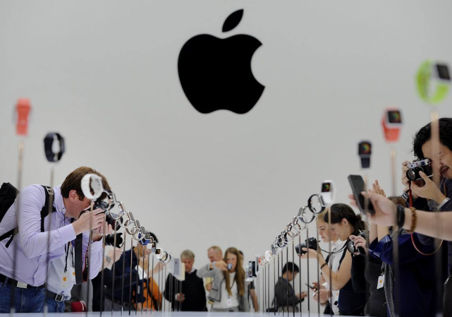 苹果悄悄上架iPhone，售价仅2000出头，果粉：库克仍然是个商人