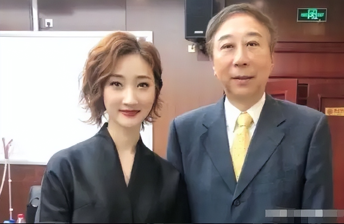 冯巩的老婆是谁 冯巩的媳妇照片-佳迪双