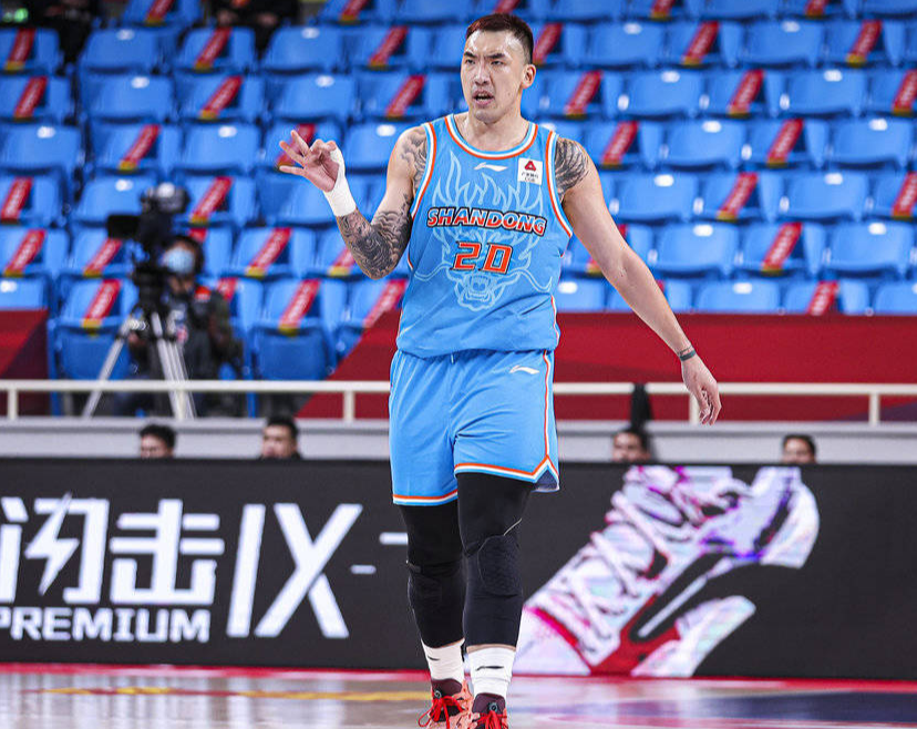 今年cba哪个队赢了（山东24分击溃广厦赢卡位战升至联盟第九 吉伦沃特30+6孙铭徽24+8）-趣拿体育