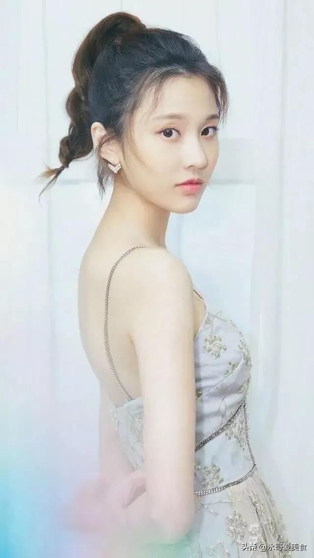 张慧雯，北舞美女演员，清新脱俗，靓丽迷人