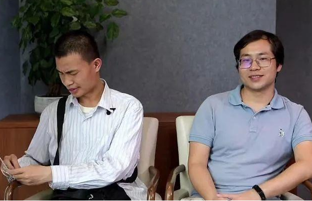 北大韦东奕月开销300元，被讽刺买不起房，真实收入打脸网友