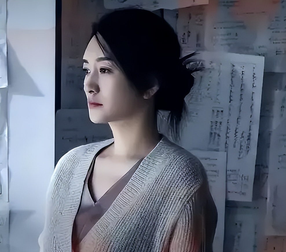 但凡看了《三体》原著前三章,很容易找到汪淼,申玉菲的暧昧情节