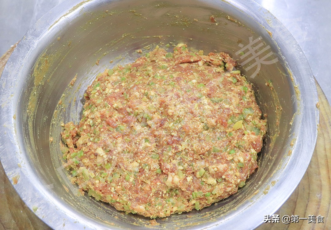 家庭豬肉丸子的做法,家庭豬肉丸子的做法,簡單又好吃
