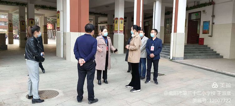 ������ί����������絽�����е���ʮ��СѧУ���������ع���