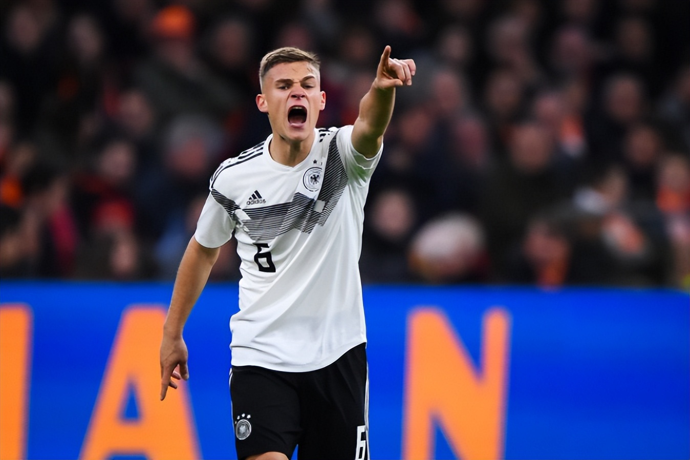 杯战绩(马特乌斯评德国队世界杯首发:4231阵型,拜仁6人领衔,穆勒落选)