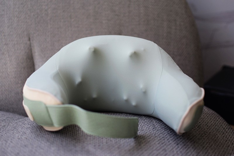 按摩热敷 舒适解疲 siaasoo象术颈椎按摩器