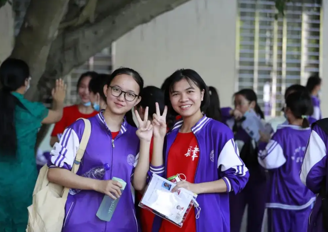 高考当天为何尽量不穿校服？班主任道出实情，学生与家长要知晓