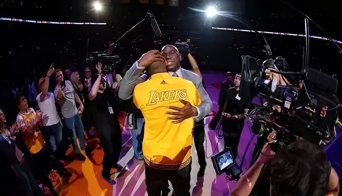 科比退役比赛回放（科比退役六周年，他和那场60分的表演，你还记得吗？）