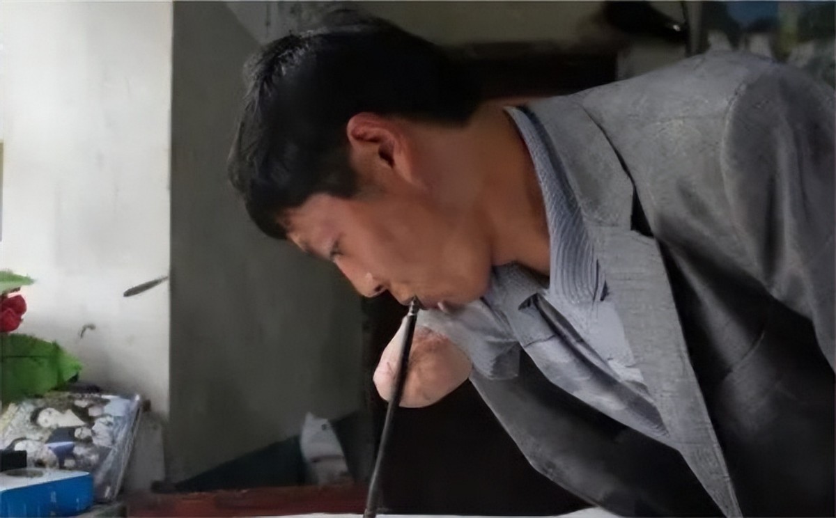 乡村无臂老师江声发：代课18年无法转正，肢体残疾不应该是障碍