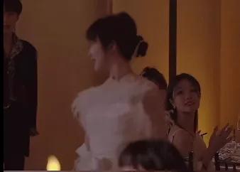 刷爆全网的小说婚礼男女主角李闪闪徐慧莹，真像他们说的一样吗？