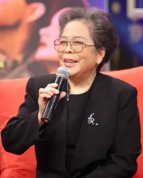 声音美妙悦耳而洋气的李梓生活中是怎样一个人？