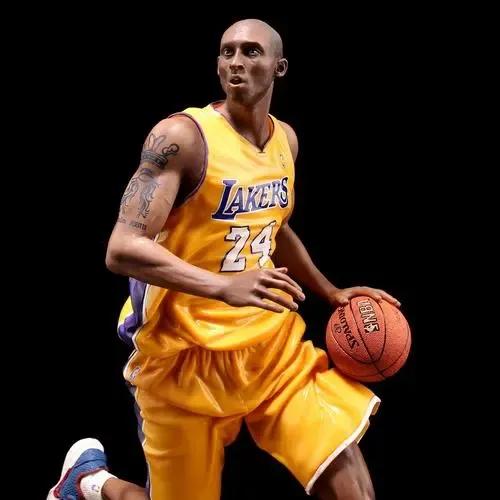 我的篮球偶像是科比英语(Kobe Bryant, The Greatest Basketball Player篮球巨星科比)