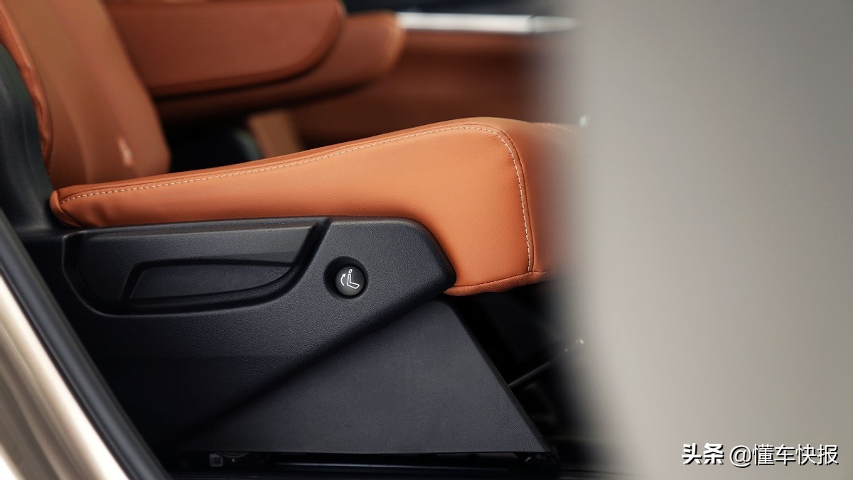 现代东方豪华，售价39.98万元起，一代英菲尼迪QX60实拍解析